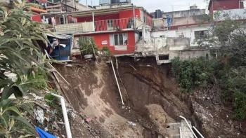Colapso de vivienda en Cuajimalpa por deslave en Lomas de Chamizal