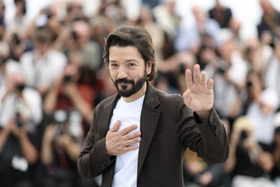 Diego Luna presenta en Cannes una historia de migrantes en clave femenina