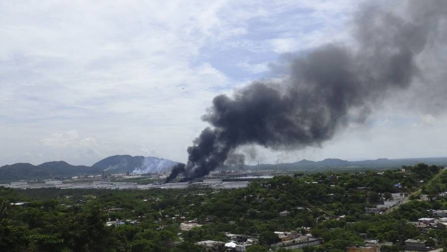 Muere trabajador de Pemex tras explosi&oacute;n en refiner&iacute;a de Oaxaca