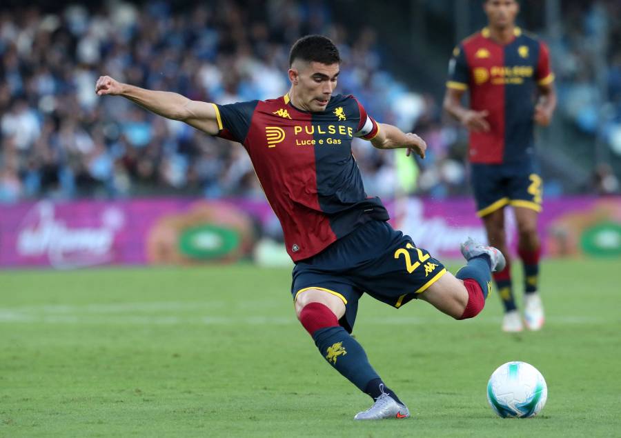 Johan V&aacute;squez anota en la derrota del Genoa ante el Milan de Santiago Gim&eacute;nez