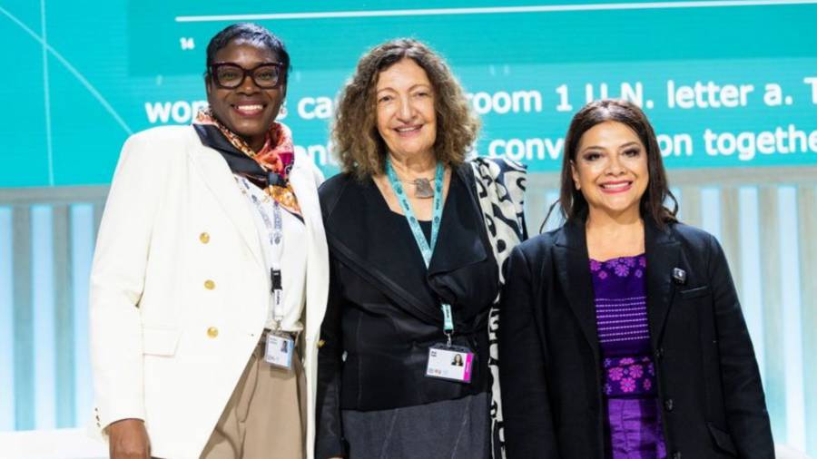 Brugada convoca en foro mundial a revolucionar las ciudades con cuidados y urbanismo feminista