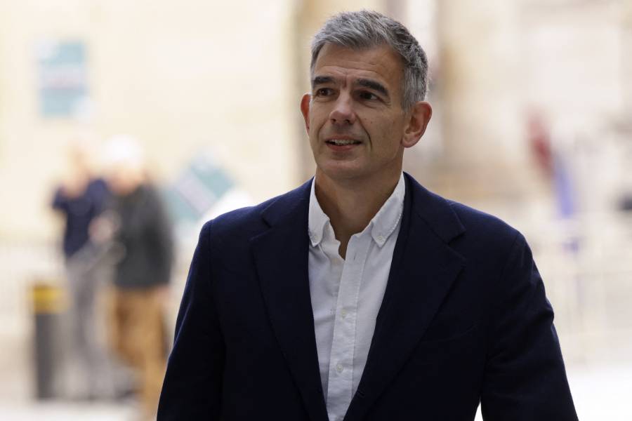 Nuevo director de la BBC asume el cargo en plena crisis de la cadena brit&aacute;nica