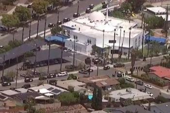 Ataque en mezquita de San Diego deja cinco muertos, incluidos dos atacantes adolescentes