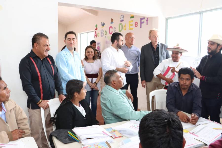 Unesco reconoce avances de México en alfabetización y educación comunitaria
