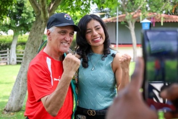 Gaby S&aacute;nchez recibe a selecci&oacute;n de Ghana en Puebla previo al amistoso contra M&eacute;xico