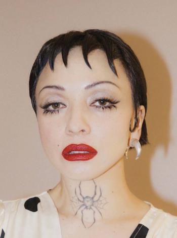 “Mon Laferte transforma el dolor en arte: as&iacute; ser&aacute; su gira por M&eacute;xico en 2026’