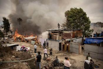 Familias reconstruyen viviendas tras incendio en el Ca&ntilde;&oacute;n del Padre