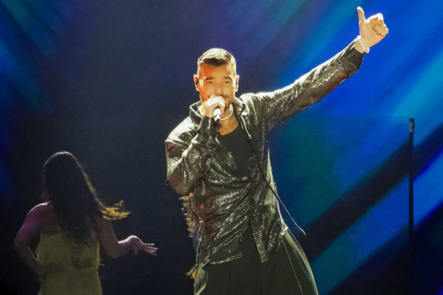 Gas lacrim&oacute;geno provoca suspensi&oacute;n moment&aacute;nea de show de Ricky Martin en Montenegro