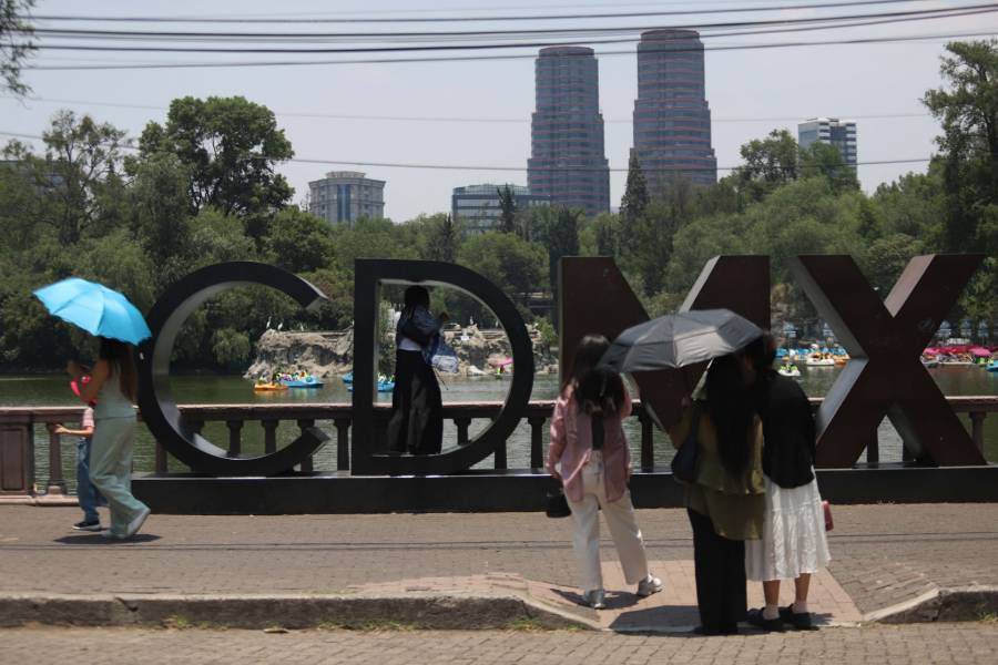 Prev&eacute;n viernes con lluvias intermitentes y ambiente caluroso en la CDMX