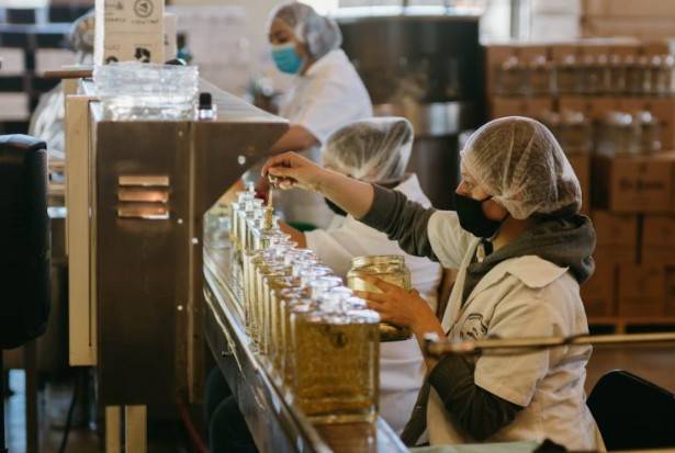PIB de M&eacute;xico crece 0.4% anual, pero cae frente al trimestre previo