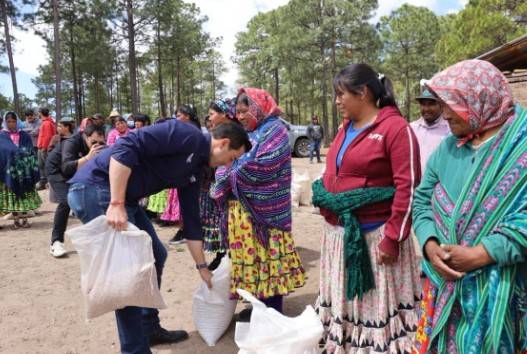 SPyCI entrega apoyos alimentarios y productivos en comunidades de Bocoyna