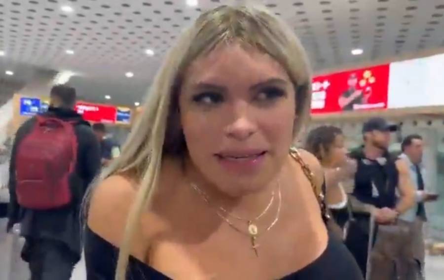 Influencers relatan momentos de tensi&oacute;n tras falla en vuelo que oblig&oacute; a regresar a la CDMX