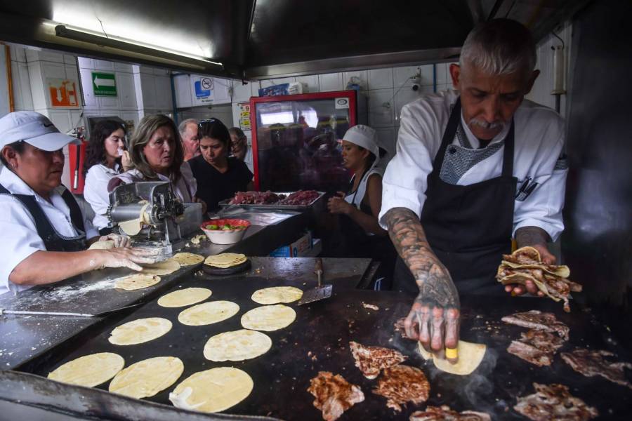 Mujer embarazada denuncia que perdi&oacute; 30 mil pesos tras transferencia equivocada a una taquer&iacute;a