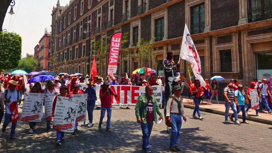 CNTE e IPN protagonizan marchas y enfrentamientos en CDMX