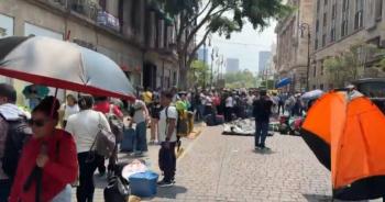 CNTE instala plant&oacute;n en el Centro Hist&oacute;rico previo al paro nacional del 1 de junio
