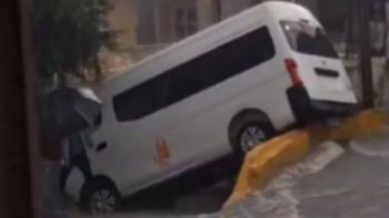Lluvias intensas provocan accidente de transporte p&uacute;blico en Naucalpan