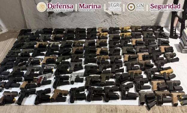 Aseguran arsenal y 687 kilos de coca&iacute;na en Chiapas