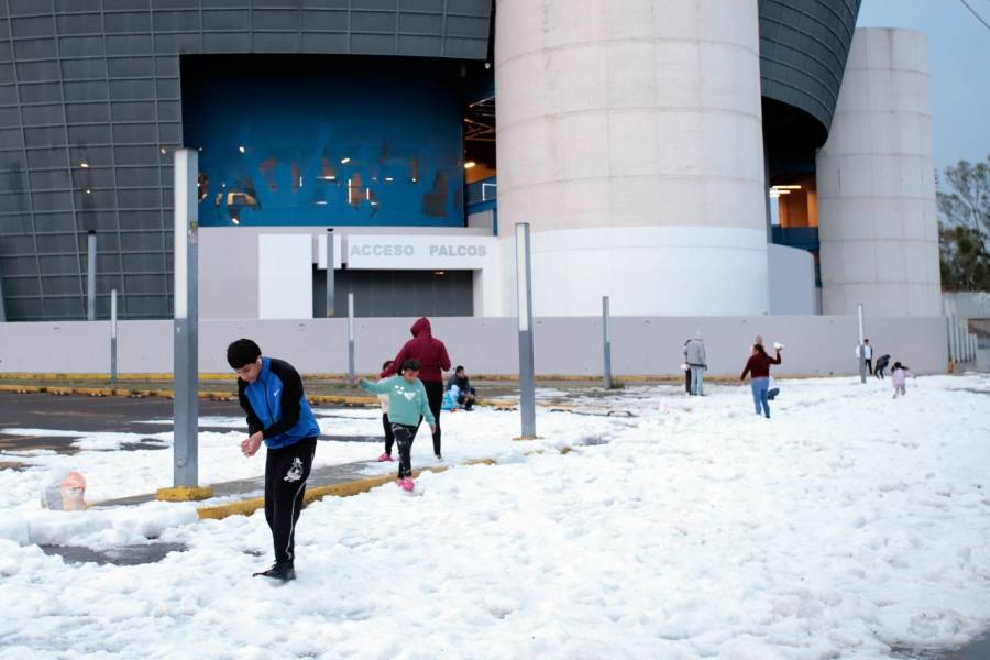 Intensa granizada provoca inundaciones y afectaciones viales en Puebla