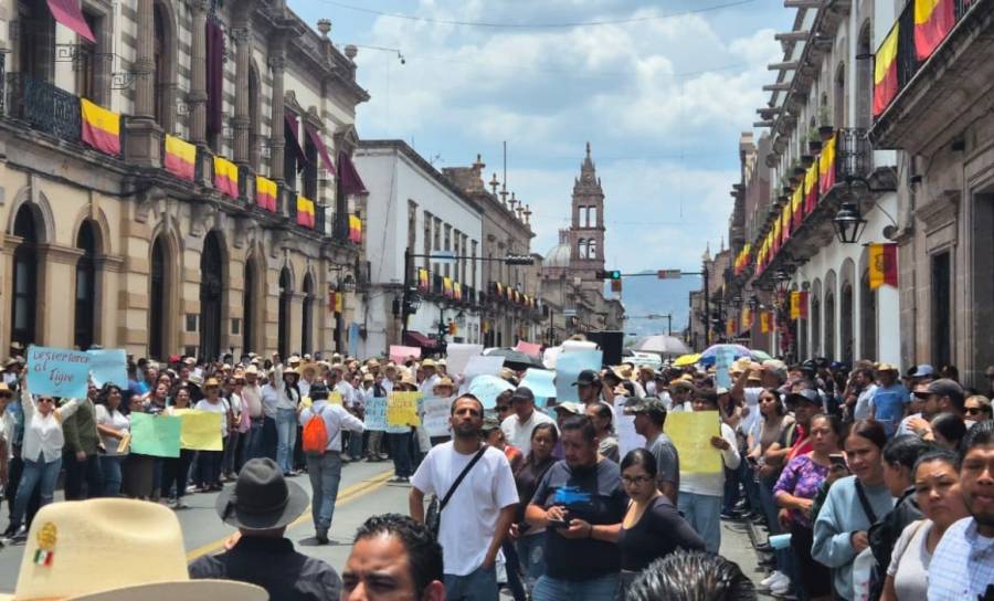 Movimiento del Sombrero protesta contra reforma electoral en Michoacán