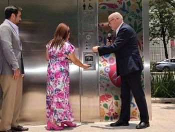 Inaugura Brugada nuevos ba&ntilde;os p&uacute;blicos inteligentes de la CDMX