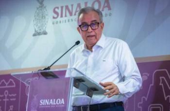 Rocha Moya comparece ante FGR; tambi&eacute;n acude Inzunza