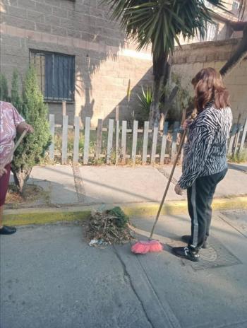 Llaman a evitar tirar basura para prevenir inundaciones en La Paz