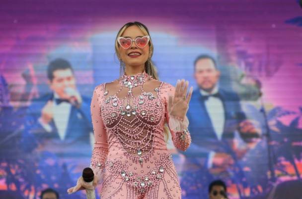 Baile por la Paz re&uacute;ne a comunidad de San Felipe de Jes&uacute;s con Sonora Santanera y mujeres sonideras