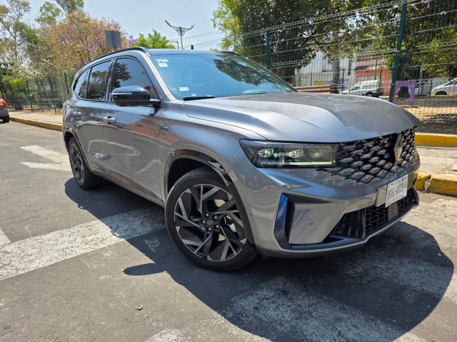 Dise&ntilde;ada para impresionar, creada para recorrer: Renault Koleos Esprit Alpine