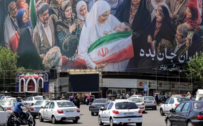 Ir&aacute;n ve lejana una nueva guerra; Trump presiona por acuerdo