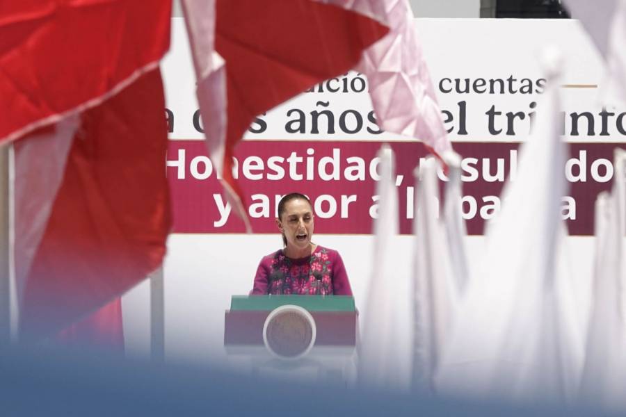 Sheinbaum encabeza acto masivo en el Monumento a la Revolución; llama a defender la soberanía nacional