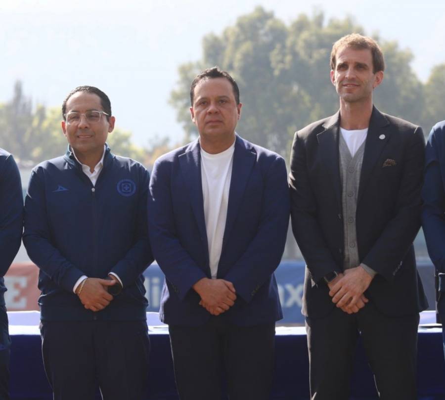 Socios de Cruz Azul ratifican a V&iacute;ctor Vel&aacute;zquez al frente de la cooperativa