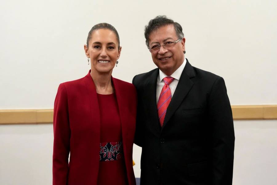 Sheinbaum llama a revisar denuncias de Petro sobre comicios en Colombia