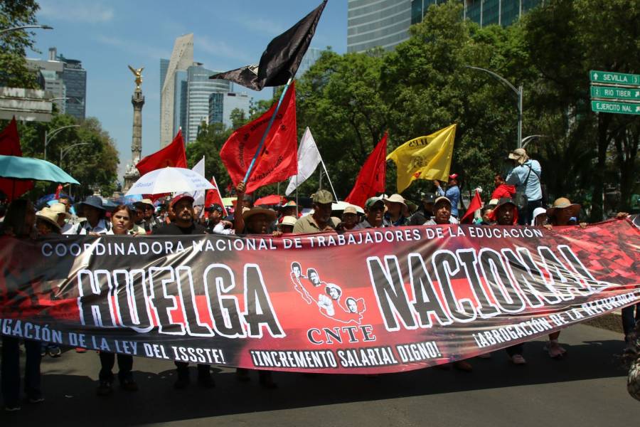 Marcha de la CNTE paraliza calles del Centro Histórico en CDMX este 1 de junio