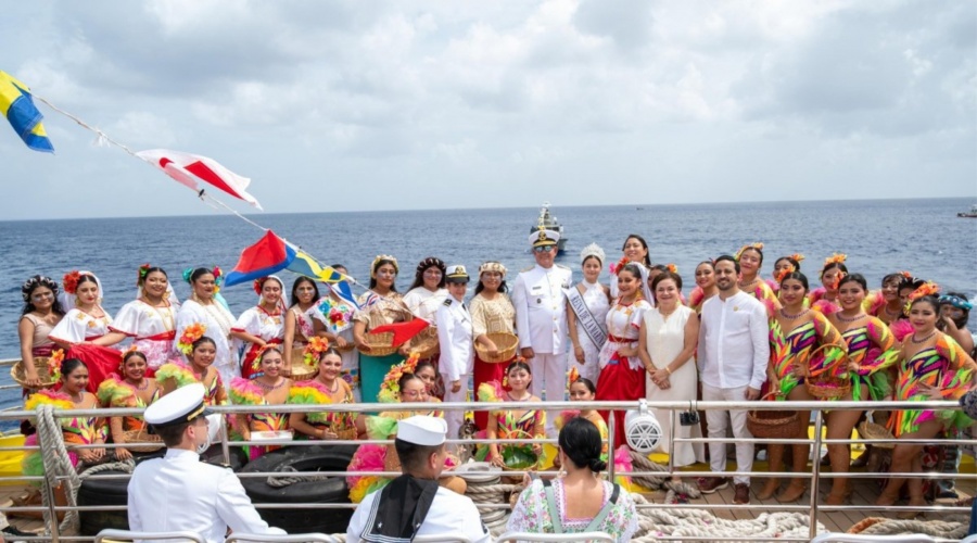 Cozumel conmemora el D&iacute;a de la Marina Nacional con ceremonia c&iacute;vica y ofrenda floral en el mar