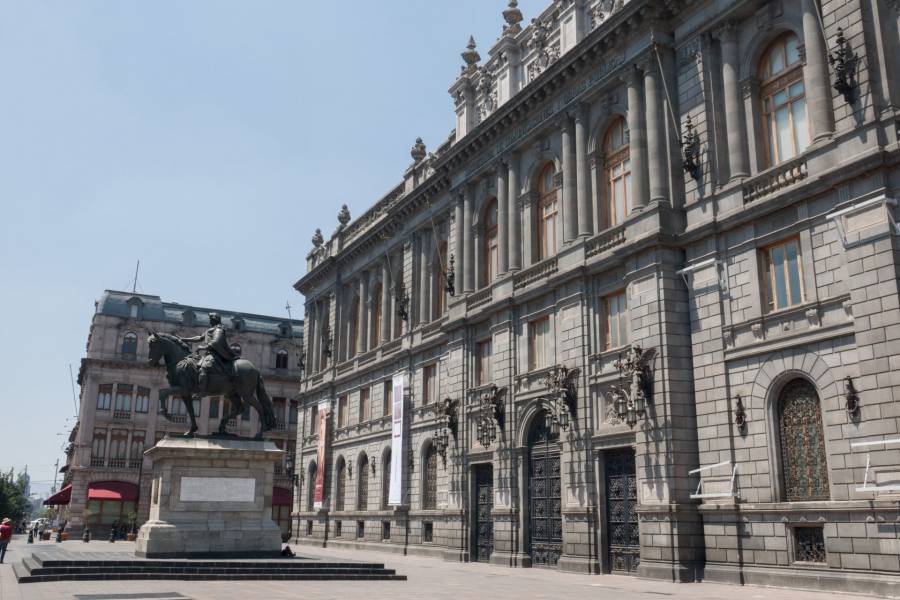 MUNAL cierra indefinidamente por plantón de la CNTE en el Centro Histórico    
