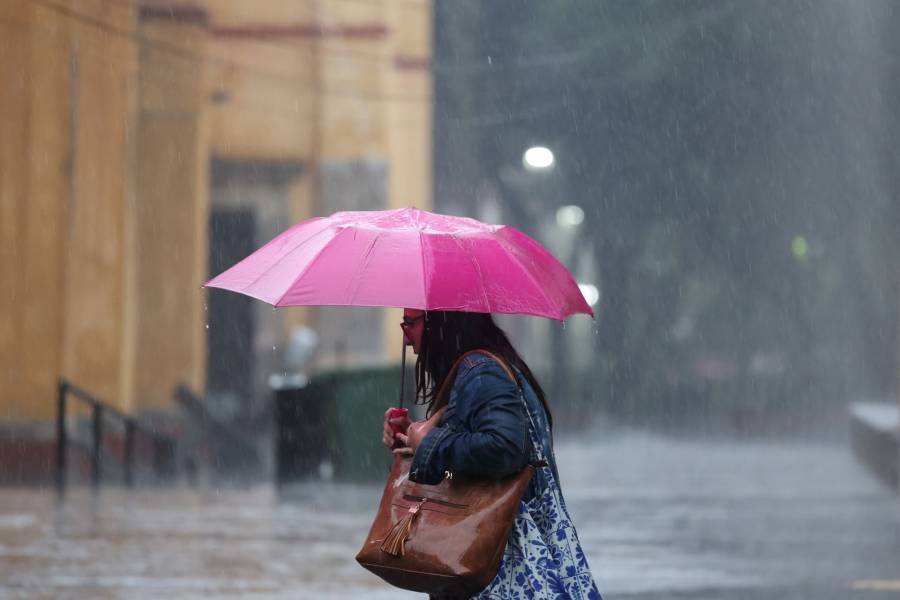 Intensa tormenta ocasiona inundaciones y afectaciones viales en Cuajimalpa 