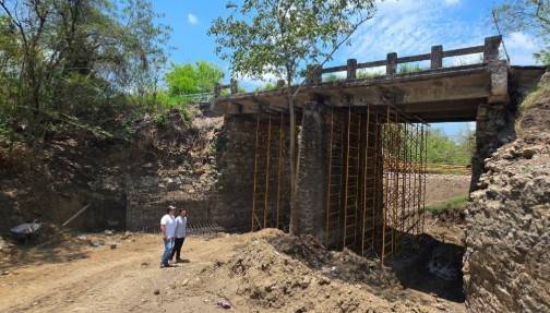 Rehabilitan puente La Sagrada Familia en Tanqui&aacute;n de Escobedo; beneficiar&aacute; a 18 mil habitantes