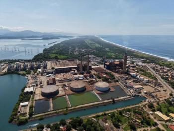 Pemex asegura que derrame en Manzanillo no afect&oacute; operaciones de la terminal mar&iacute;tima