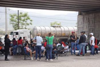 CNTE bloquea casetas y carreteras rumbo a la CDMX en jornada de protesta