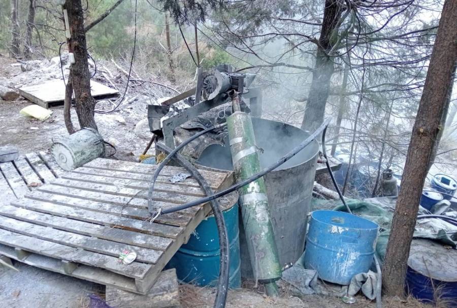 Detienen a 10 personas y aseguran más de 7 mil litros de gas LP en Tabasco