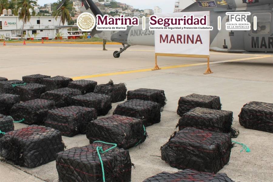 Marina decomisa m&aacute;s de 1.3 toneladas de presunta coca&iacute;na frente a costas de Guerrero