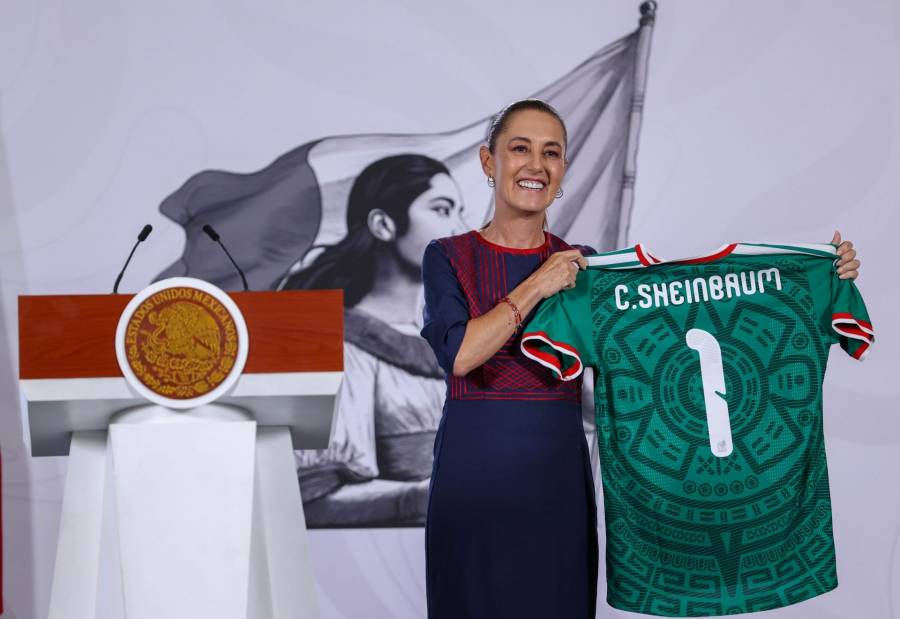 Sheinbaum abandera al Tri y llama a representar con orgullo a M&eacute;xico en el Mundial 2026