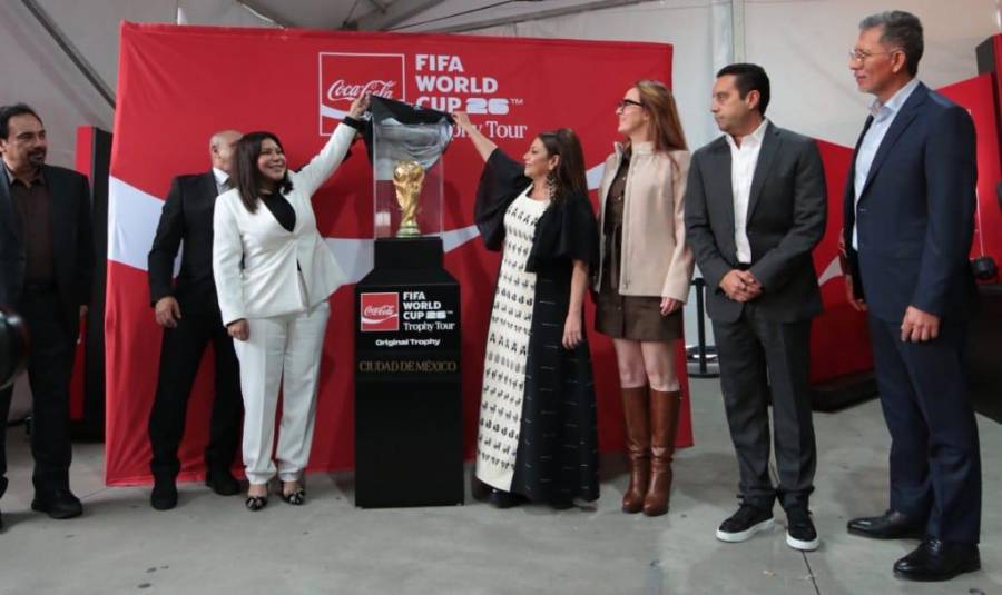 La capital mexicana da la bienvenida al Trofeo Original de la Copa Mundial de la FIFA