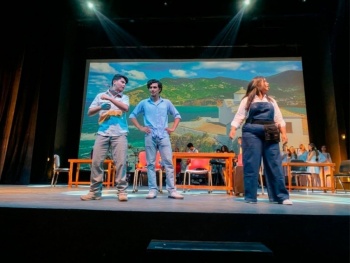 M&aacute;s de 55 j&oacute;venes presentar&aacute;n Mamma Mia! en el Teatro del Bicentenario gracias a alianza cultural