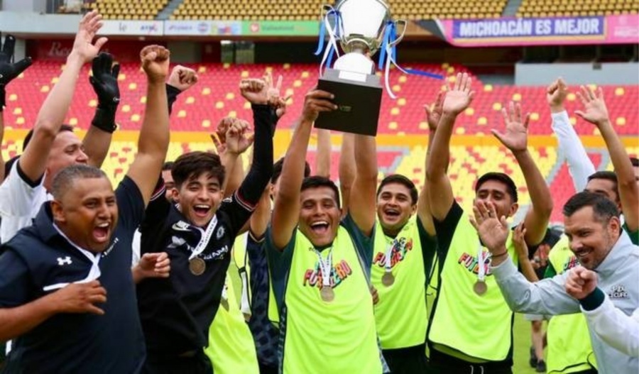 Capicholas de Morelia y Huetamo se coronan campeones del Torneo Jalo Futbolero en Michoac&aacute;n
