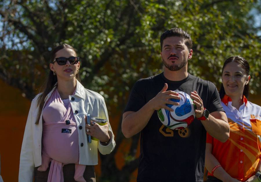 Samuel García y Mariana Rodríguez son abucheados en el FIFA Trophy Tour en Monterrey
