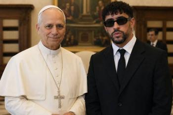 Papa Le&oacute;n XIV se re&uacute;ne en privado con Bad Bunny en Madrid