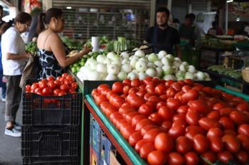Inflaci&oacute;n en M&eacute;xico baja a 3.94% en mayo, pero subyacente sigue arriba de la meta