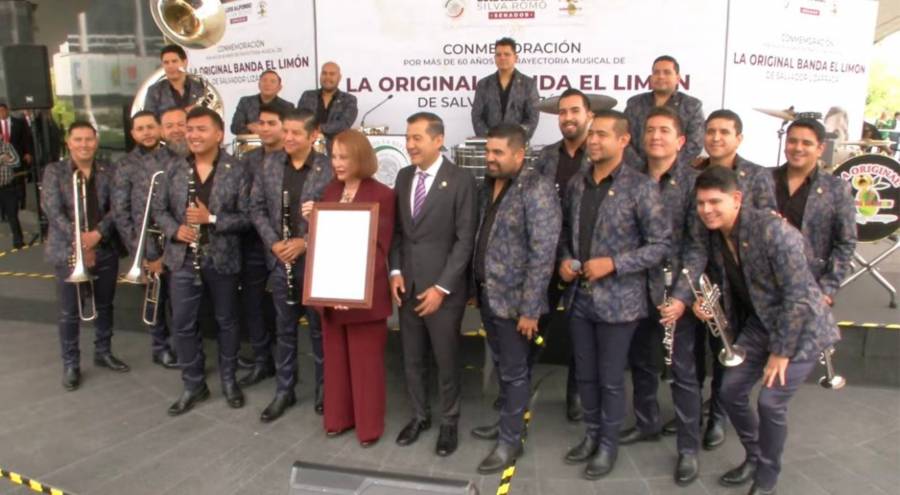 Senado reconoce seis d&eacute;cadas de trayectoria de La Original Banda El Lim&oacute;n