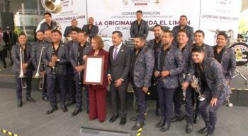 Senado reconoce seis d&eacute;cadas de trayectoria de La Original Banda El Lim&oacute;n